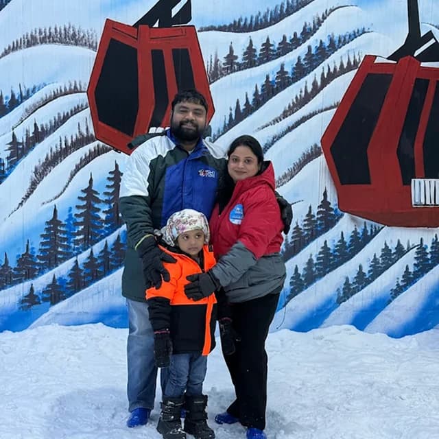 Snow Village gallery scene 1
